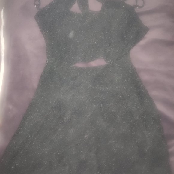 Dresses - Picture 11 of 12